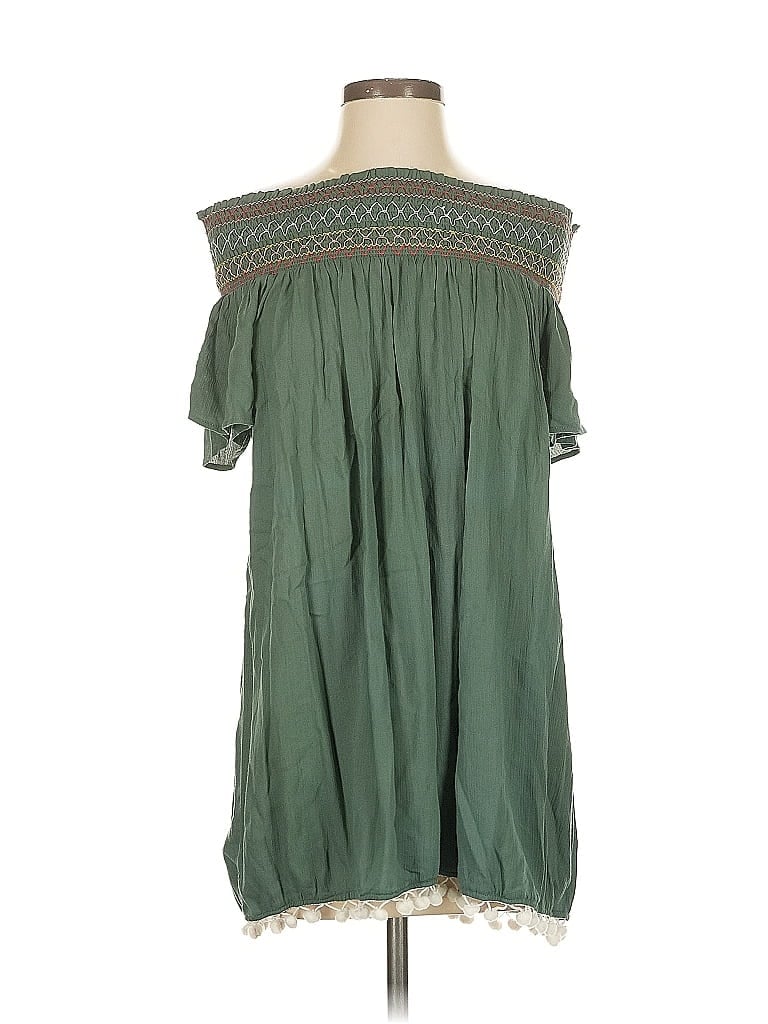 Click to view more detailed imagery on our partner's website Pre-owned Francesca's Casual Dress In Green