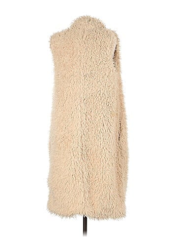 En Creme Faux Fur Vest (view 2)