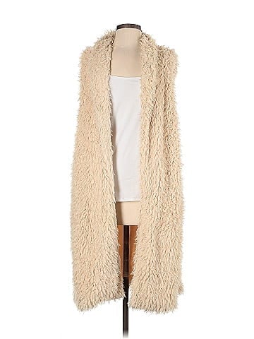 En Creme Faux Fur Vest (view 1)