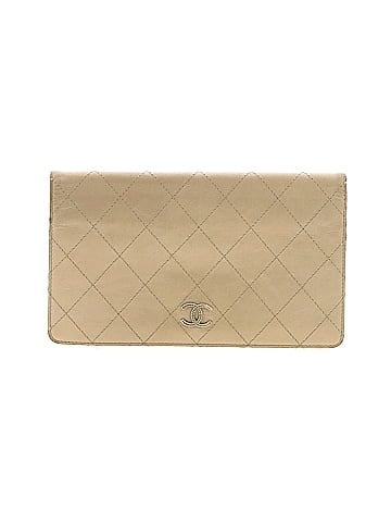 Chanel Leather Diamond Stitched Yen Wallet (view 1)