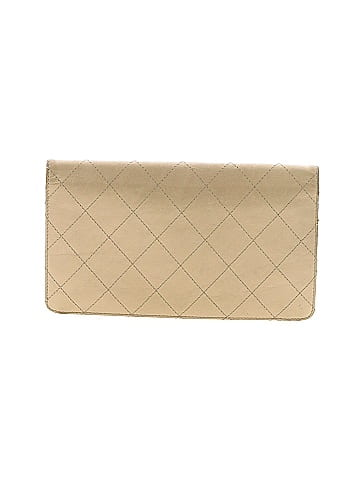 Chanel Leather Diamond Stitched Yen Wallet (view 2)