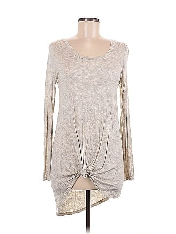 Betsey's Boutique Shop Long Sleeve Top (view 1)