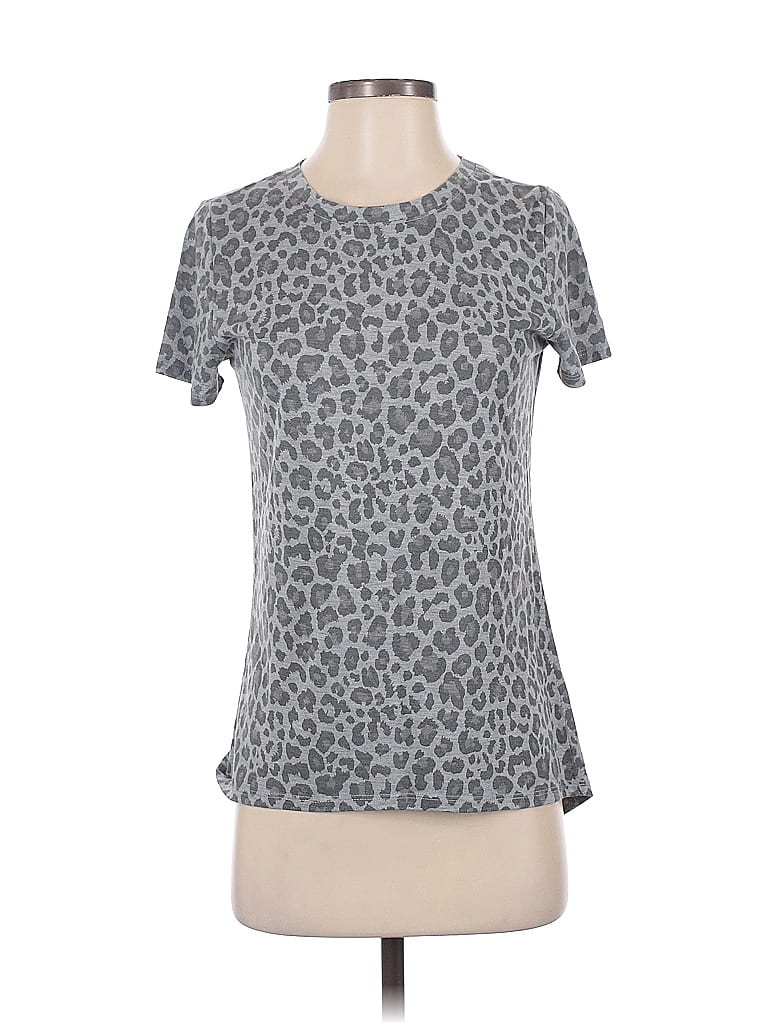 Pre-owned Zoe+liv Short Sleeve T-shirt In Gray