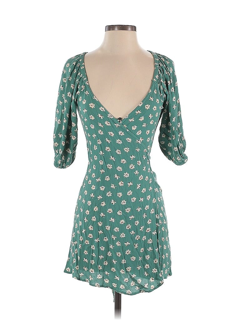 Click to view more detailed imagery on our partner's website Pre-owned Billabong Casual Dress In Blue