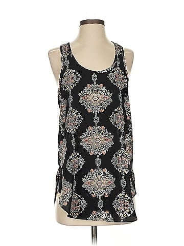 Mossimo Tank Top (view 1)