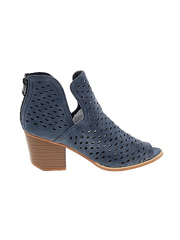 Journee Collection Ankle Boots (view 1)