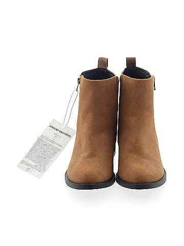 Amazon Essentials Ankle Boots (view 2)