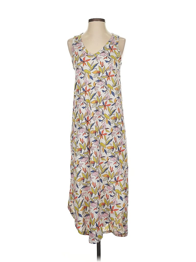 Click to view more detailed imagery on our partner's website Pre-owned Eddie Bauer Casual Dress In White