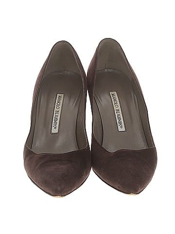 Manolo Blahnik Suede Pointed-Toe Pumps 70mm (view 2)