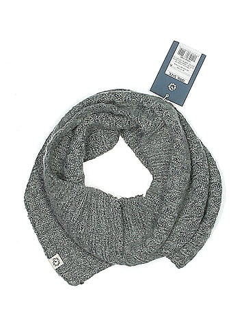 Universal Thread Scarf (view 1)