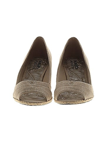 Coach and Four Wedges (view 2)