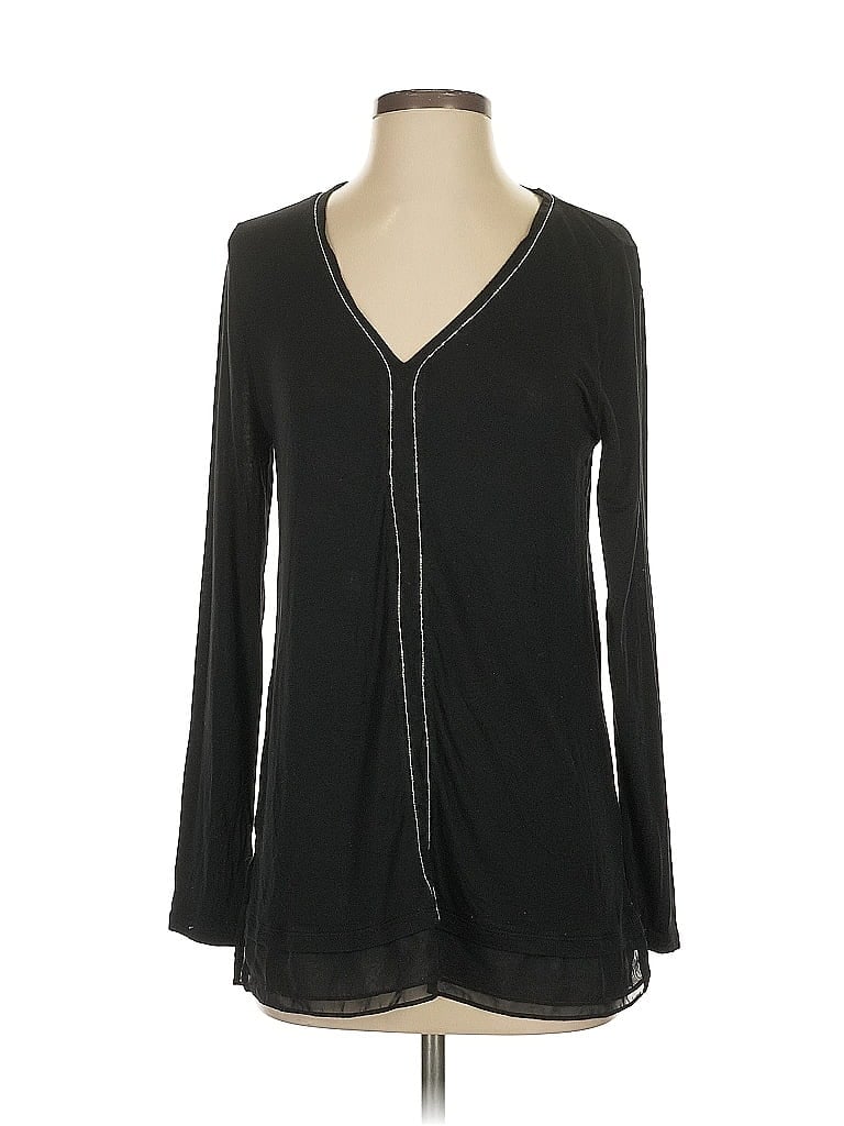 Click to view more detailed imagery on our partner's website Pre-owned White House Black Market Long Sleeve Blouse In Black