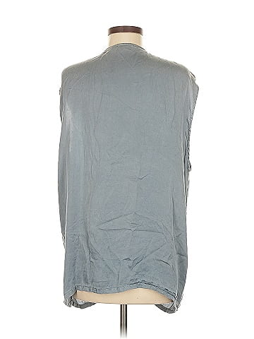 Kiko Sleeveless Button-Down Shirt (view 2)