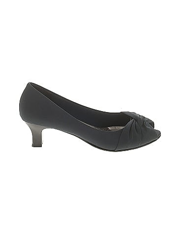 Coach and Four Heels (view 1)