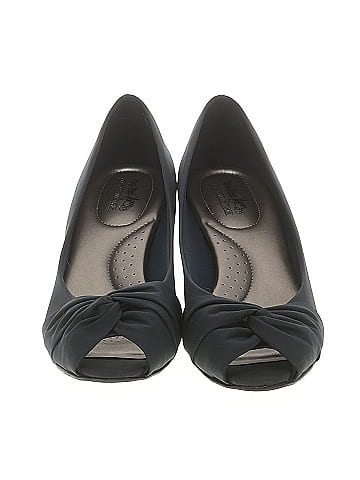 Coach and Four Heels (view 2)