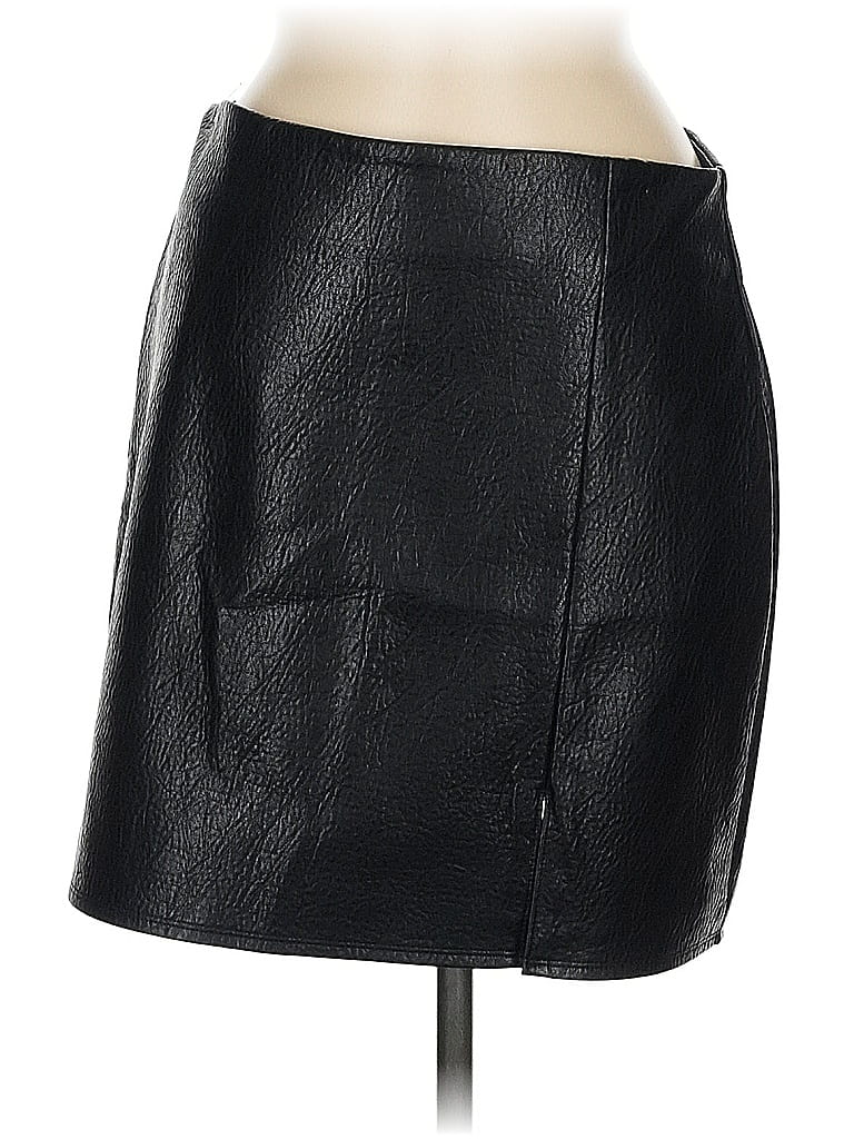 Pre-owned Old Navy Faux Leather Skirt In Black