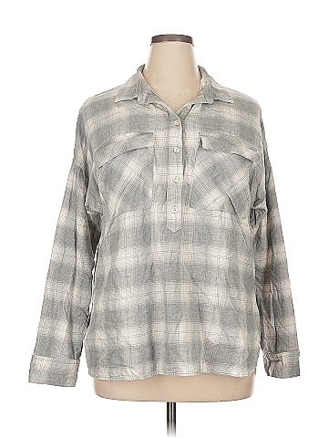 Old Navy Long Sleeve Button-Down Shirt (view 1)