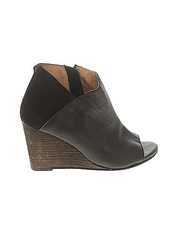 Diba True Wedges (view 1)