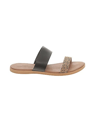 Universal Thread Sandals (view 1)