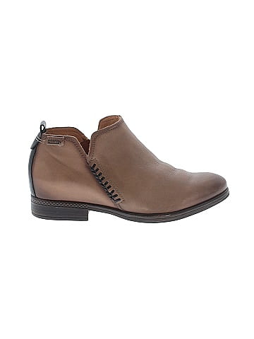 Pikolinos Ankle Boots (view 1)