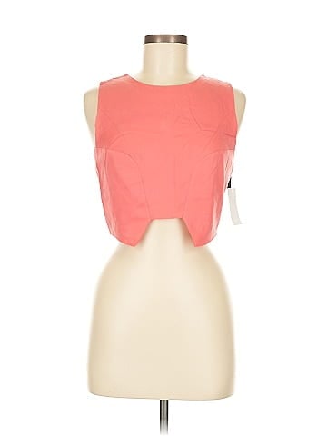 Kendall & Kylie Sleeveless T-Shirt (view 1)
