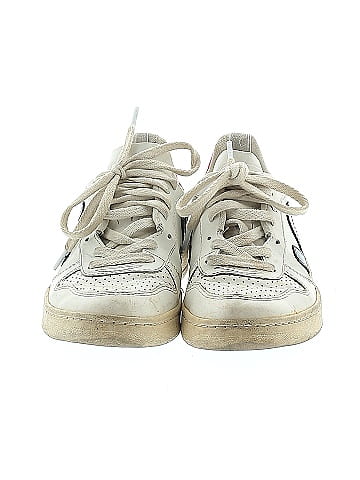 VEJA Sneakers (view 2)