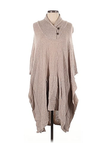 Lovestitch Poncho (view 1)