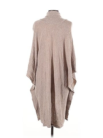 Lovestitch Poncho (view 2)
