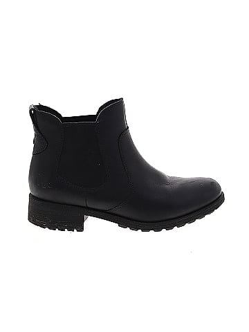 Ugg Ankle Boots (view 1)