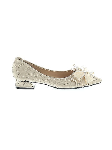 Unbranded Flats (view 1)