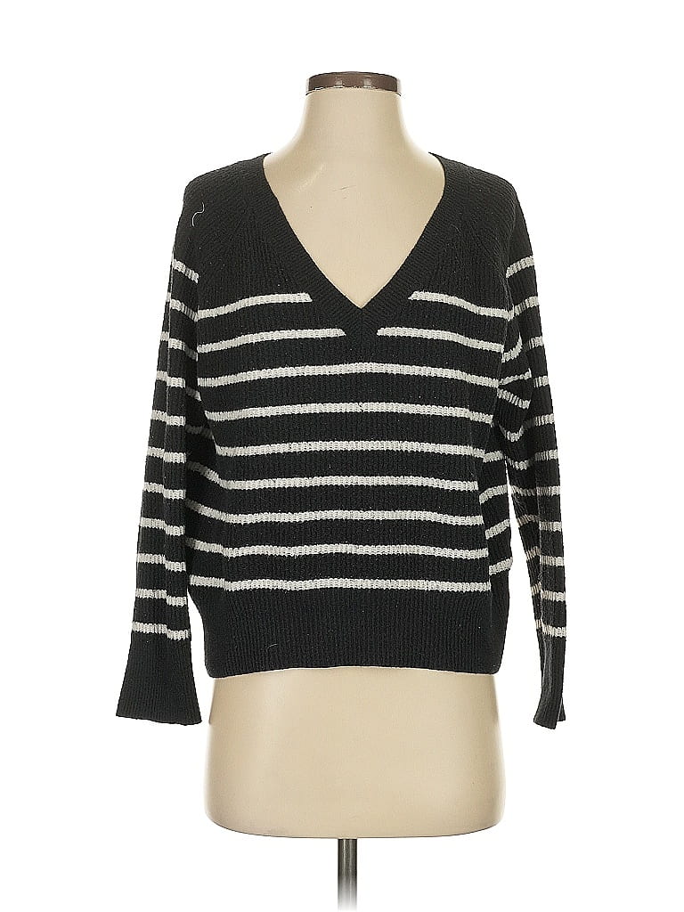 Pre-owned Old Navy Pullover Sweater In Black