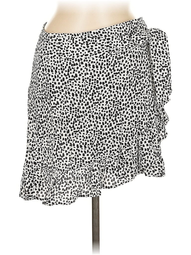 Pre-owned Express Casual Skirt In White