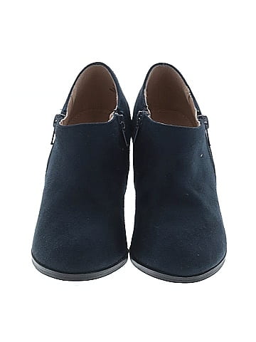 Journee Collection Ankle Boots (view 2)