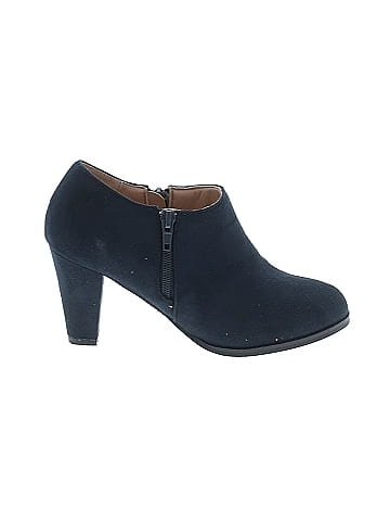 Journee Collection Ankle Boots (view 1)