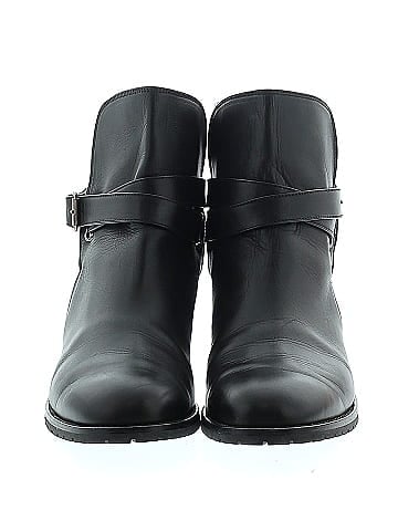 Manolo Blahnik Sulgamba Leather Ankle Boots (view 2)