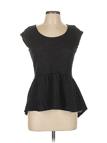 Decree Short Sleeve Top (view 1)