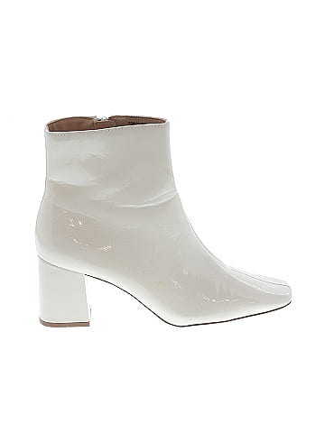 Journee Collection Ankle Boots (view 1)