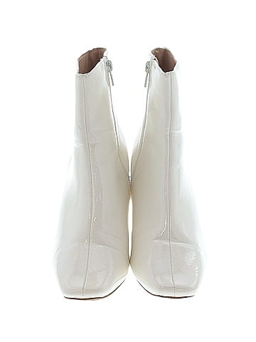 Journee Collection Ankle Boots (view 2)