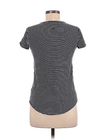 Lululemon Athletica Short Sleeve T-Shirt (view 2)