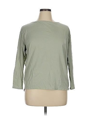 Lululemon Athletica 3/4 Sleeve T-Shirt (view 1)
