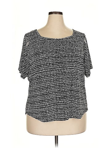 Louise Paris Short Sleeve Top (view 1)
