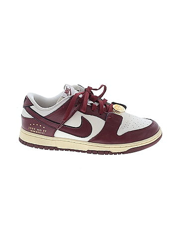 Nike  Dunk Low SE 'Sisterhood Sneakers (view 1)