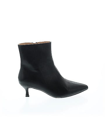 Journee Collection Ankle Boots (view 1)