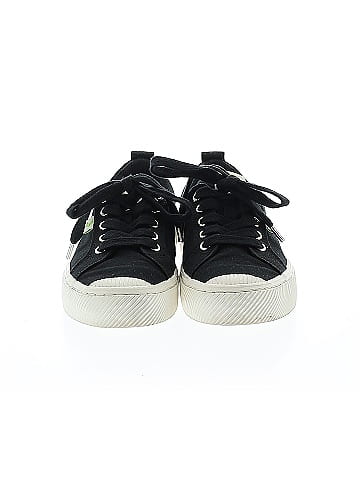 Cariuma Sneakers (view 2)