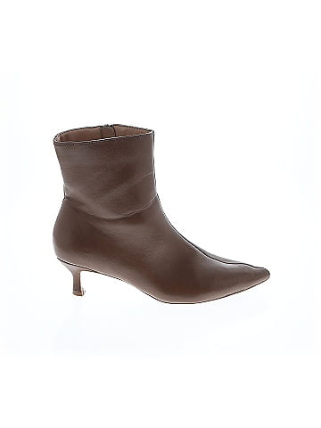 Journee Collection Ankle Boots (view 1)