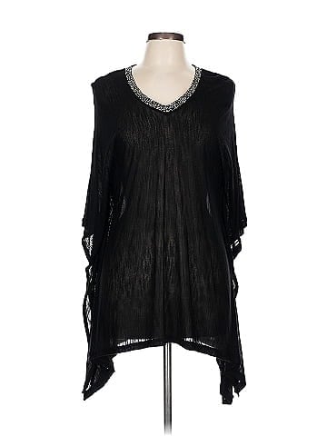Alberto Makali Poncho (view 1)