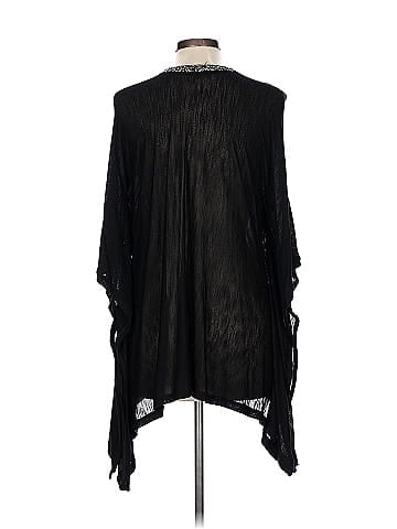 Alberto Makali Poncho (view 2)