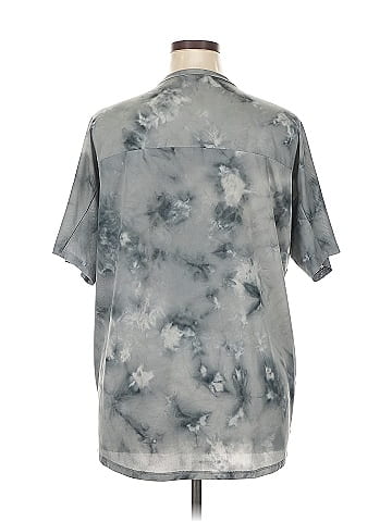 Lululemon Athletica Short Sleeve T-Shirt (view 2)