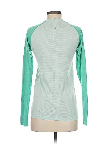 Lululemon Athletica Long Sleeve T-Shirt (view 2)