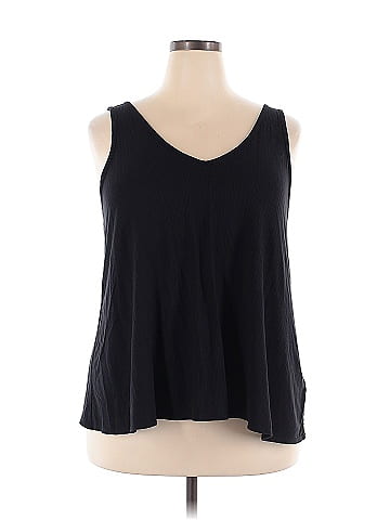 Old Navy Sleeveless T-Shirt (view 1)
